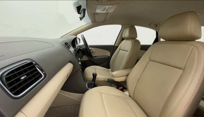 2012 Volkswagen Vento HIGHLINE DIESEL 1.6, Diesel, Manual, 1,19,488 km, Right Side Front Door Cabin