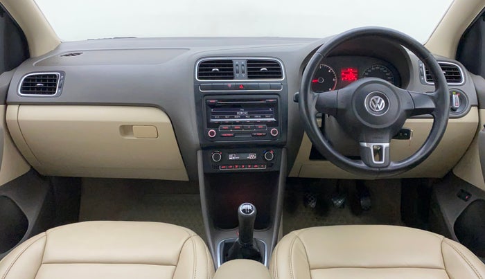 2012 Volkswagen Vento HIGHLINE DIESEL 1.6, Diesel, Manual, 1,19,488 km, Dashboard