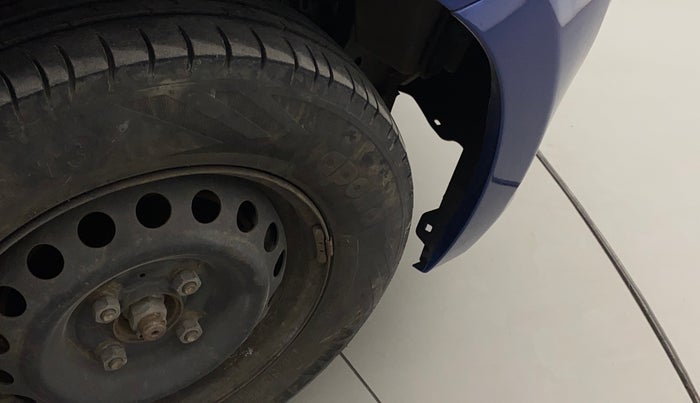 2017 Datsun Go Plus T, Petrol, Manual, 1,07,501 km, Right fender - Lining missing