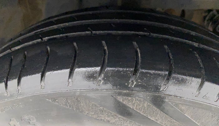 2017 Datsun Go Plus T, Petrol, Manual, 1,07,501 km, Right Front Tyre Tread