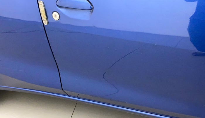 2017 Datsun Go Plus T, Petrol, Manual, 1,07,501 km, Driver-side door - Minor scratches