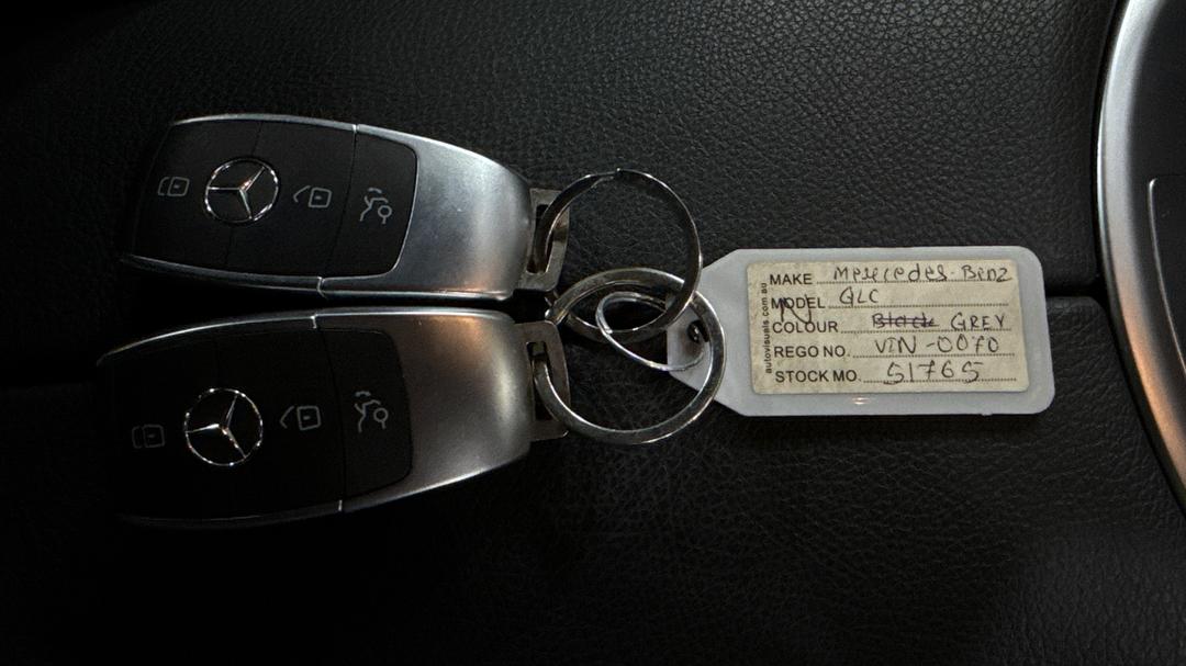 2021 Mercedes-benz GLC 200, Automatic, 46449 km, Key Close-up