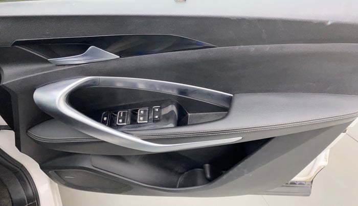 2019 MG HECTOR SHARP 2.0 DIESEL, Diesel, Manual, 71,181 km, Driver Side Door Panels Control