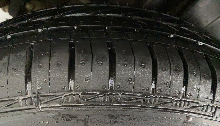 2013 Maruti Swift VXI, Petrol, Manual, 16,247 km, Right Rear Tyre Tread