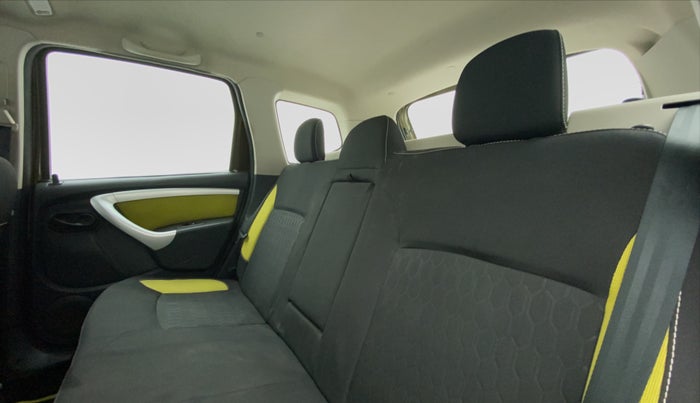 2014 Renault Duster RXL 110 PS ADVENTURE, Diesel, Manual, 83,542 km, Right Side Rear Door Cabin