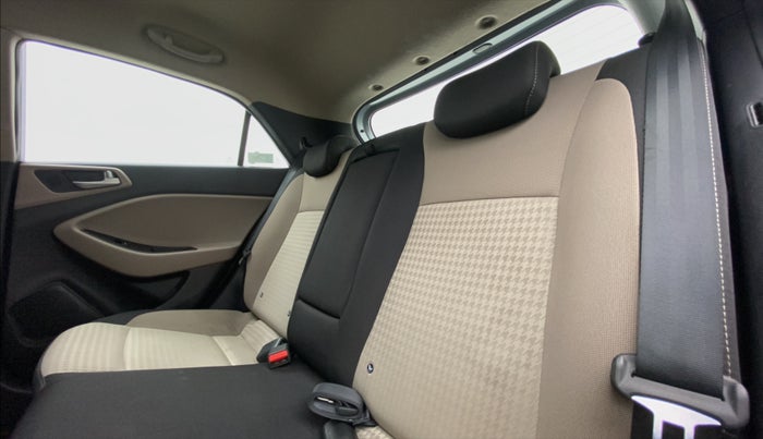 2020 Hyundai Elite i20 ASTA 1.2 (O), Petrol, Manual, 26,980 km, Right Side Rear Door Cabin