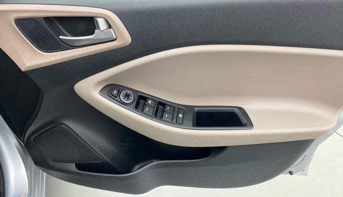 2020 Hyundai Elite i20 ASTA 1.2 (O), Petrol, Manual, 26,980 km, Driver Side Door Panels Control