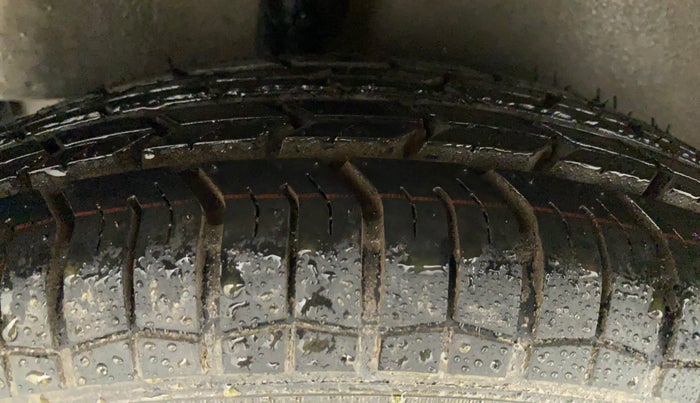 2012 Maruti Ritz VXI, Petrol, Manual, 91,550 km, Right Rear Tyre Tread
