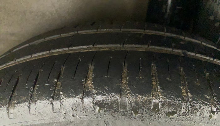 2012 Maruti Ritz VXI, Petrol, Manual, 91,550 km, Left Rear Tyre Tread