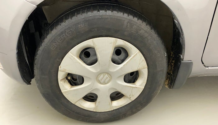 2012 Maruti Ritz VXI, Petrol, Manual, 91,550 km, Left front tyre - Minor crack