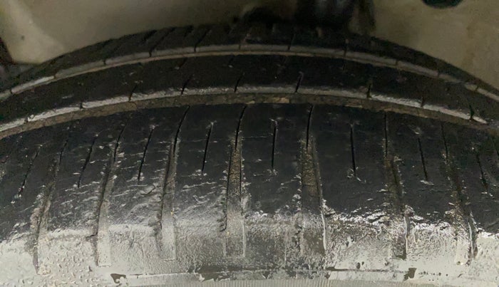 2012 Maruti Ritz VXI, Petrol, Manual, 91,550 km, Left Front Tyre Tread
