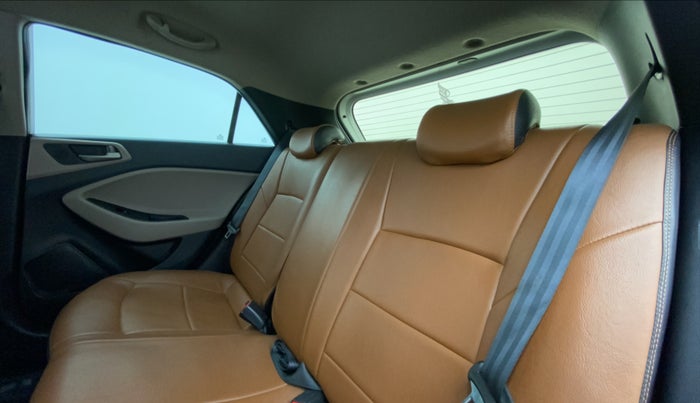 2018 Hyundai Elite i20 ASTA 1.2 (O), Petrol, Manual, 53,813 km, Right Side Rear Door Cabin