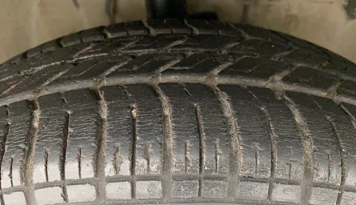 2011 Maruti Ritz VXI, Petrol, Manual, 23,103 km, Right Front Tyre Tread