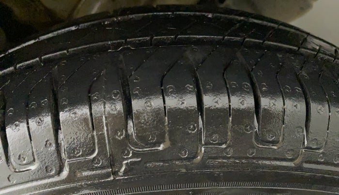 2015 Maruti Wagon R 1.0 LXI CNG, CNG, Manual, 78,067 km, Left Rear Tyre Tread