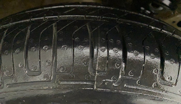2015 Maruti Wagon R 1.0 LXI CNG, CNG, Manual, 78,067 km, Right Rear Tyre Tread