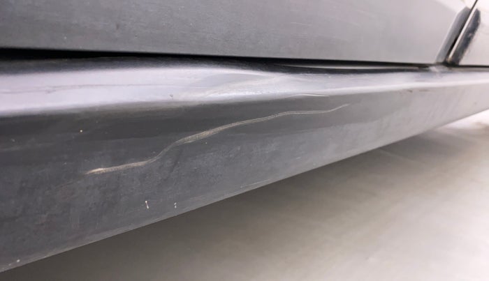 2018 Honda WR-V 1.2L I-VTEC VX MT, Petrol, Manual, 36,793 km, Right running board - Minor scratches