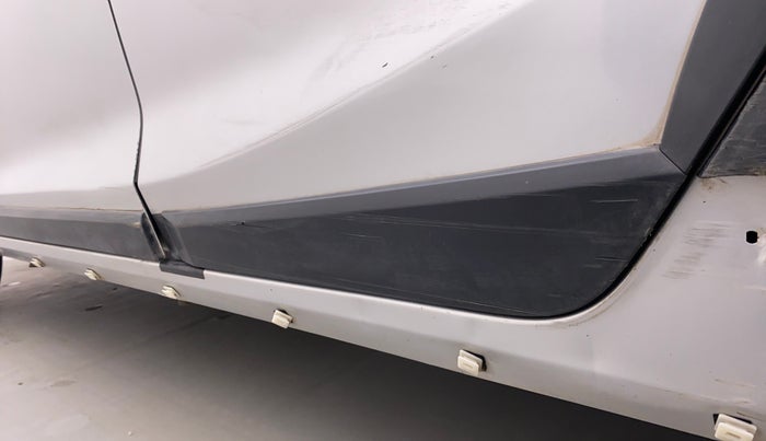 2018 Honda WR-V 1.2L I-VTEC VX MT, Petrol, Manual, 36,793 km, Left running board - Cladding has minor damage