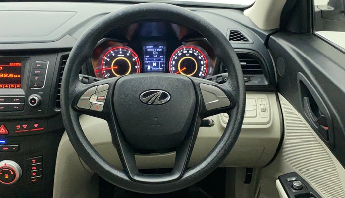 2022 Mahindra XUV300 W6 1.2 PETROL AMT, Petrol, Automatic, 16,034 km, Steering Wheel Close Up
