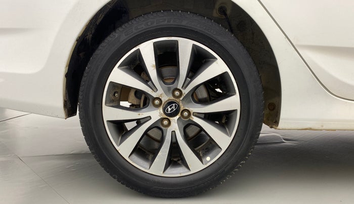 2014 Hyundai Verna FLUIDIC 1.6 SX CRDI OPT, Diesel, Manual, 93,787 km, Right Rear Wheel