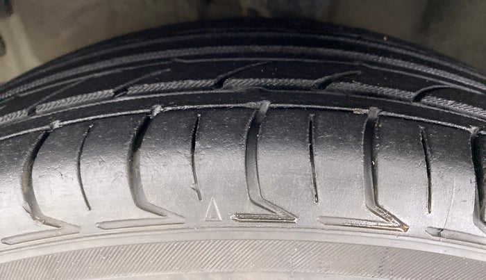 2011 Hyundai i10 MAGNA 1.2 KAPPA2, Petrol, Manual, 86,662 km, Left Front Tyre Tread