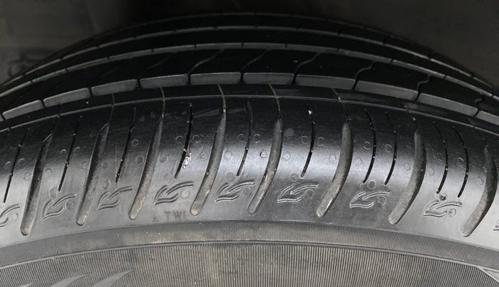 2020 Hyundai VENUE SX 1.0 GDI IMT, Petrol, Manual, 9,607 km, Right Rear Tyre Tread