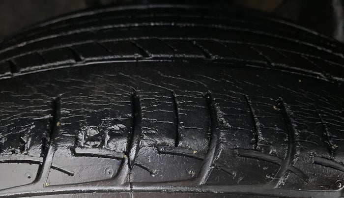 2016 Hyundai i20 Active 1.2 BASE, Petrol, Manual, 30,487 km, Right Front Tyre Tread