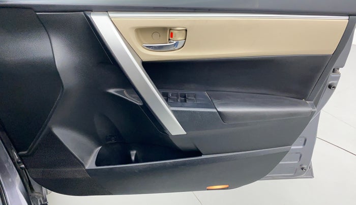2014 Toyota Corolla Altis GL, Petrol, Manual, 15,908 km, Driver Side Door Panels Control