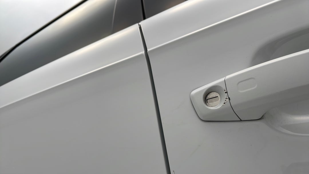 Door Handles Front RHS Chip