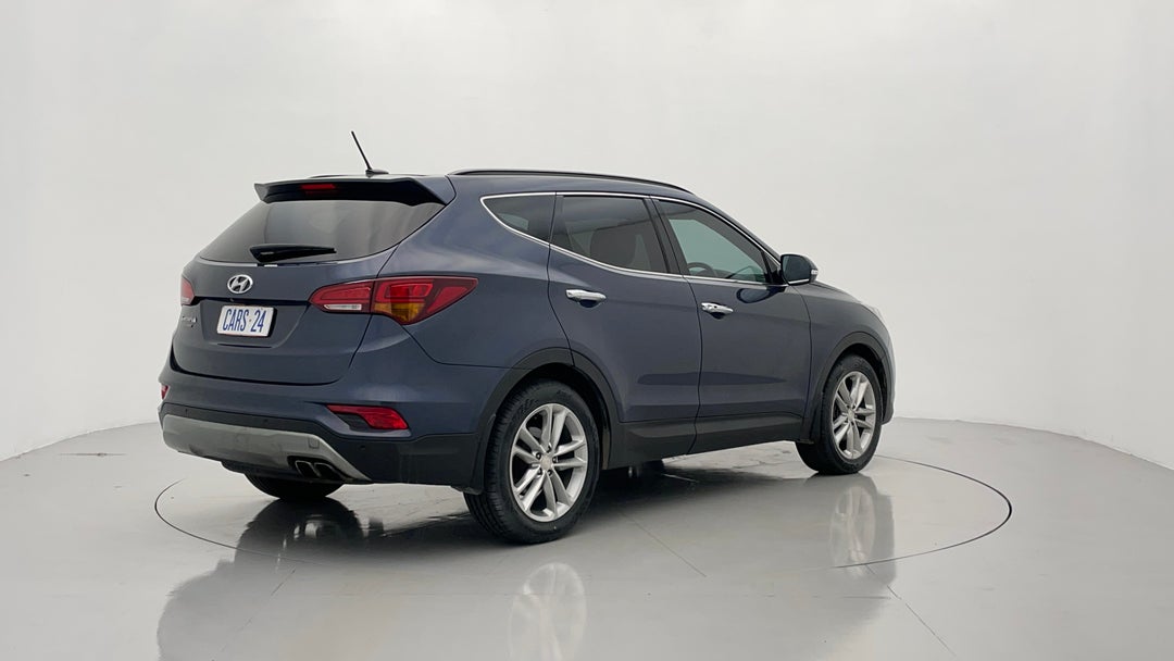 2016 Hyundai Santa Fe Highlander Crdi (4x4), Automatic, 102677 km, Right Back Diagonal (45- Degree) View