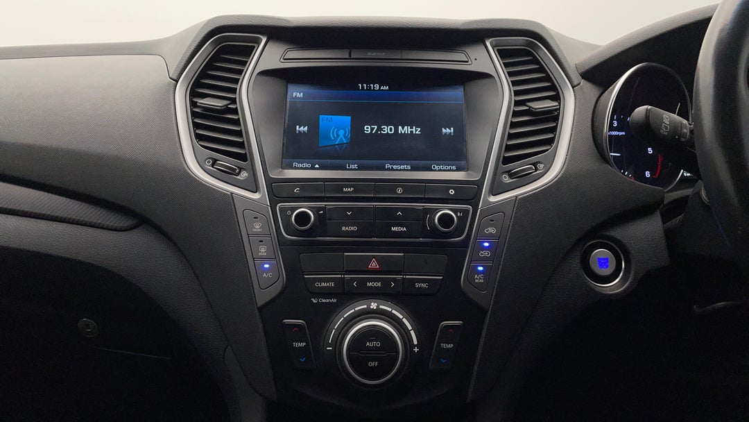 2016 Hyundai Santa Fe Highlander Crdi (4x4), Automatic, 102677 km, Infotainment System