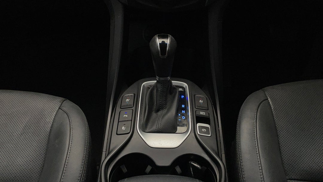 2016 Hyundai Santa Fe Highlander Crdi (4x4), Automatic, 102677 km, Gear Lever 