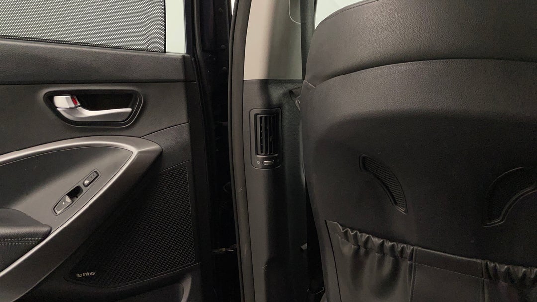 2016 Hyundai Santa Fe Highlander Crdi (4x4), Automatic, 102677 km, Rear A/C Vent