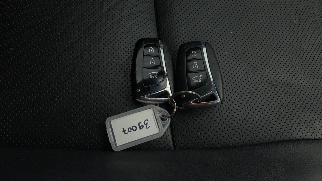 2016 Hyundai Santa Fe Highlander Crdi (4x4), Automatic, 102677 km, Key Close-up