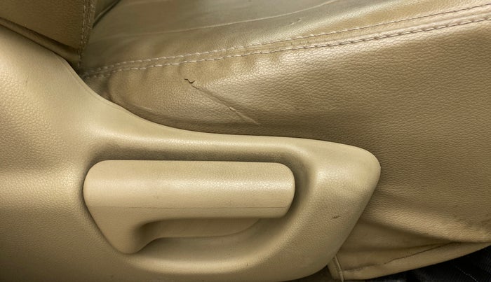 2012 Honda Brio 1.2 V MT I VTEC, Petrol, Manual, 82,265 km, Driver Side Adjustment Panel
