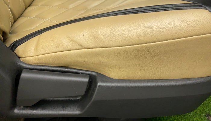 2019 Renault TRIBER RXT, Petrol, Manual, 43,029 km, Driver Side Adjustment Panel