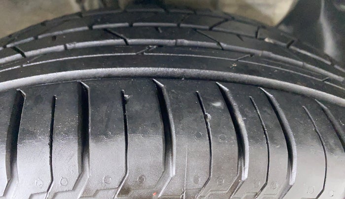 2016 Hyundai Elite i20 ASTA 1.2 (O), Petrol, Manual, 37,337 km, Right Front Tyre Tread