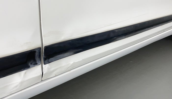2016 Hyundai Elite i20 ASTA 1.2 (O), Petrol, Manual, 37,337 km, Driver-side door - Slightly dented