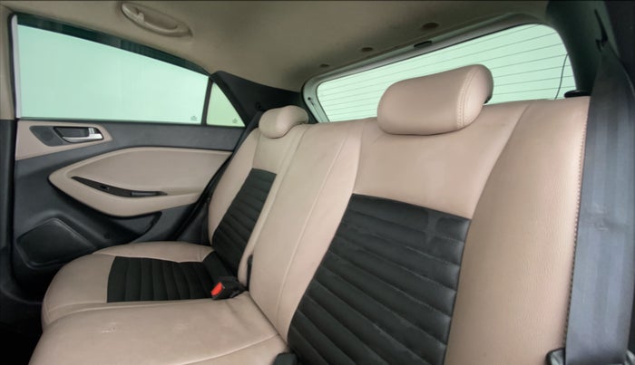 2016 Hyundai Elite i20 ASTA 1.2 (O), Petrol, Manual, 37,337 km, Right Side Rear Door Cabin