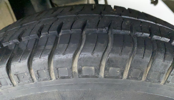 2016 Maruti Alto 800 LXI, Petrol, Manual, 31,729 km, Left Rear Tyre Tread