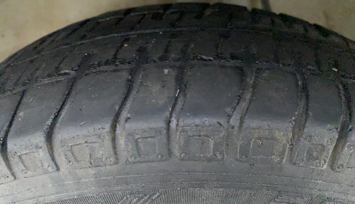2016 Maruti Alto 800 LXI, Petrol, Manual, 31,729 km, Left Front Tyre Tread