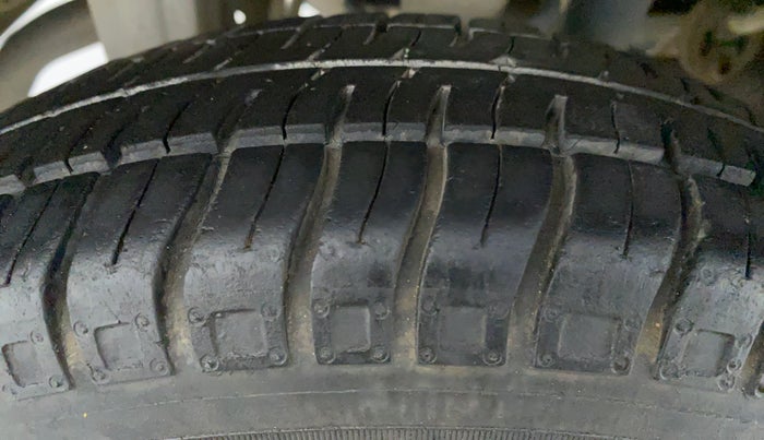 2016 Maruti Alto 800 LXI, Petrol, Manual, 31,729 km, Right Rear Tyre Tread