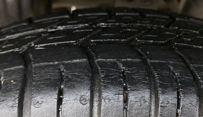 2014 Maruti Alto 800 LXI CNG, CNG, Manual, 26,197 km, Right Rear Tyre Tread