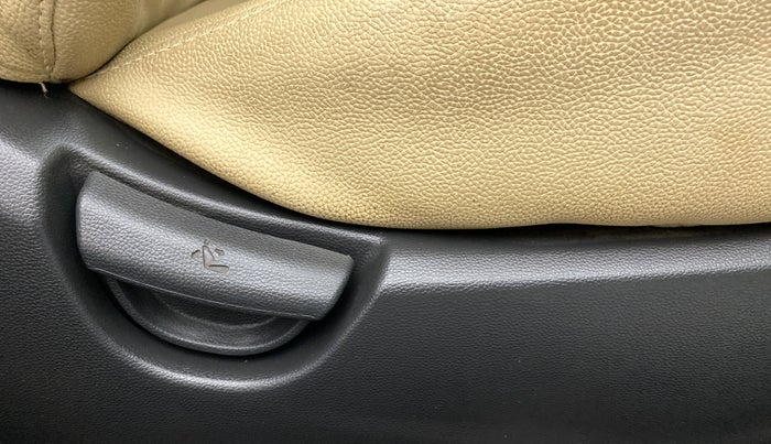 2018 Hyundai Grand i10 SPORTZ 1.2 KAPPA VTVT, Petrol, Manual, 17,101 km, Driver Side Adjustment Panel