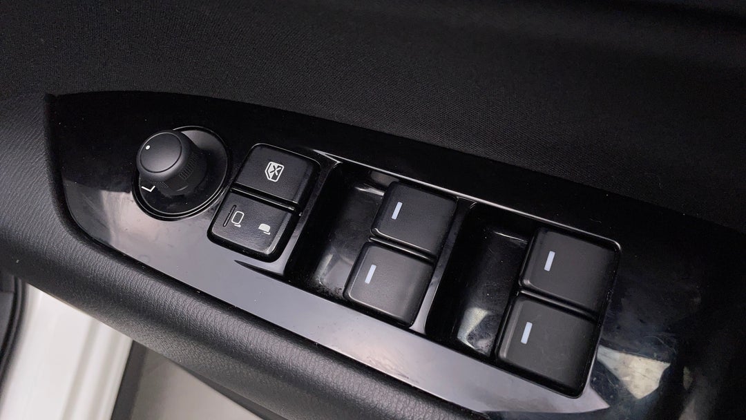 2019 Mazda CX-5 Maxx Sport (4x2), Automatic, 95459 km, Drivers Side Door Panel Controls