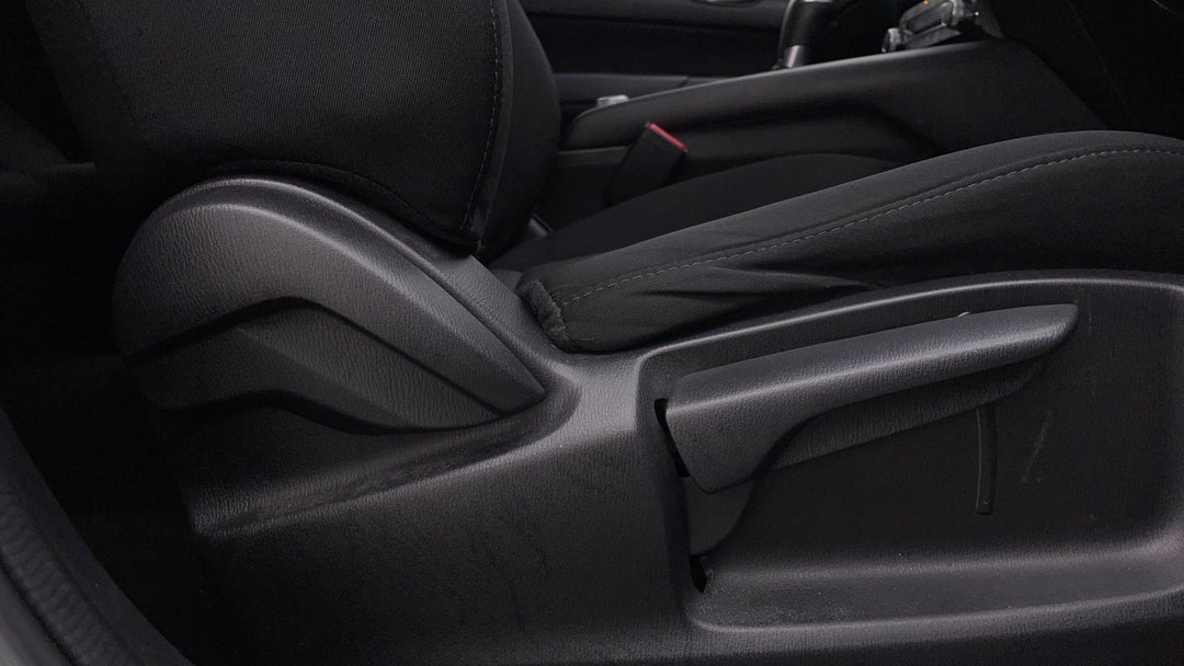 2019 Mazda CX-5 Maxx Sport (4x2), Automatic, 95459 km, Drivers Side Adjustment Panel