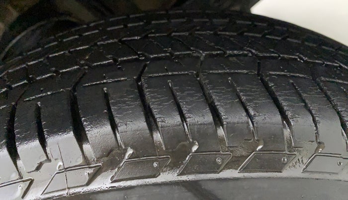 2017 Mahindra Scorpio S11, Diesel, Manual, 36,918 km, Left Rear Tyre Tread