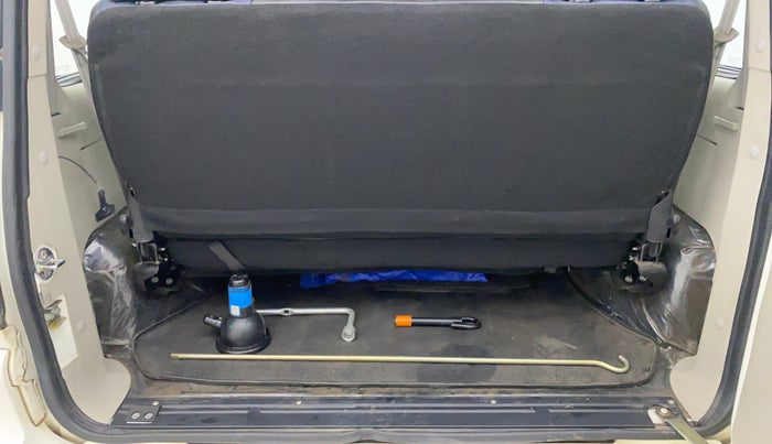 2017 Mahindra Scorpio S11, Diesel, Manual, 36,918 km, Boot Inside