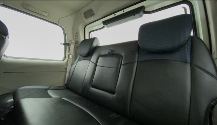 2017 Mahindra Scorpio S11, Diesel, Manual, 36,918 km, Third Seat Row ( optional )