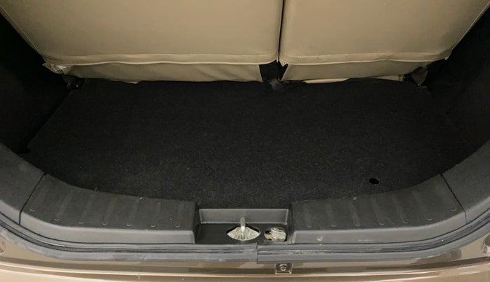 2017 Maruti Wagon R 1.0 VXI AMT, Petrol, Automatic, 34,583 km, Boot Inside