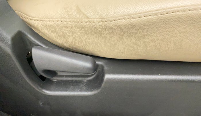 2017 Maruti Wagon R 1.0 VXI AMT, Petrol, Automatic, 34,583 km, Driver Side Adjustment Panel
